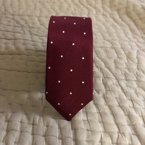 TIE BAR Slim Burgundy Tie